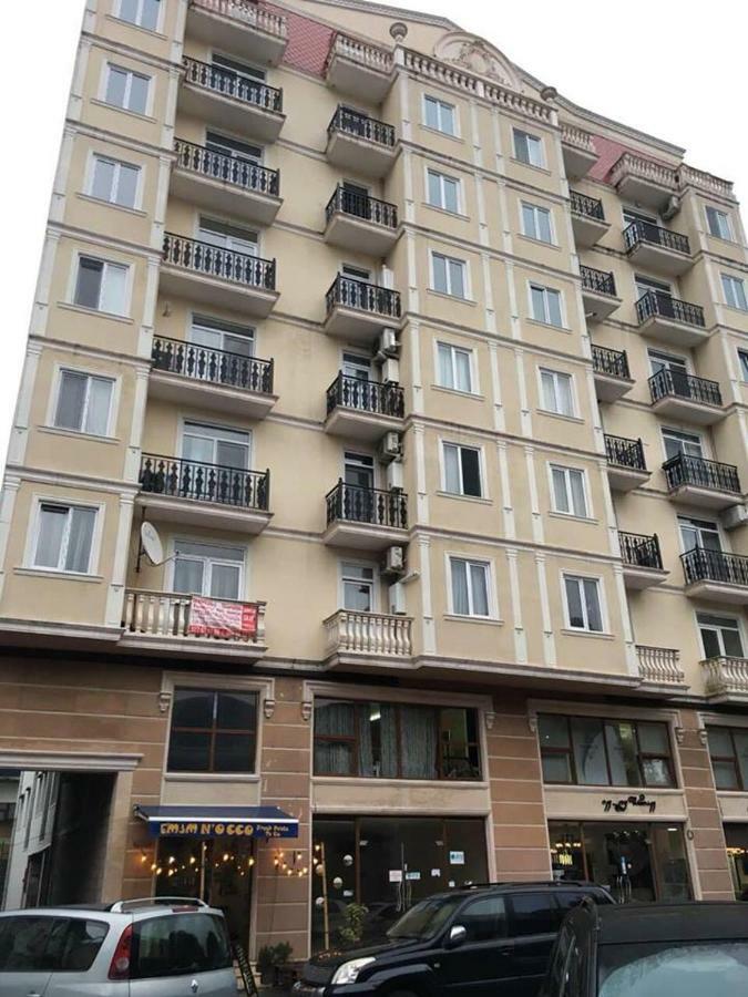 Tamo Apartment Батуми Екстериор снимка